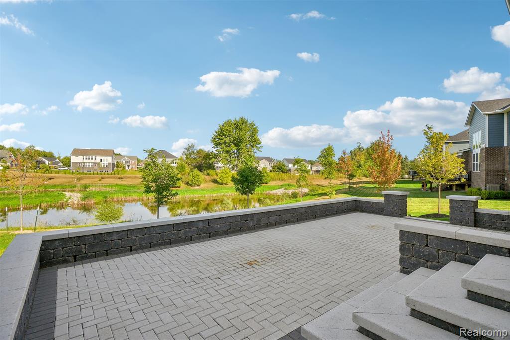 main property photo 50