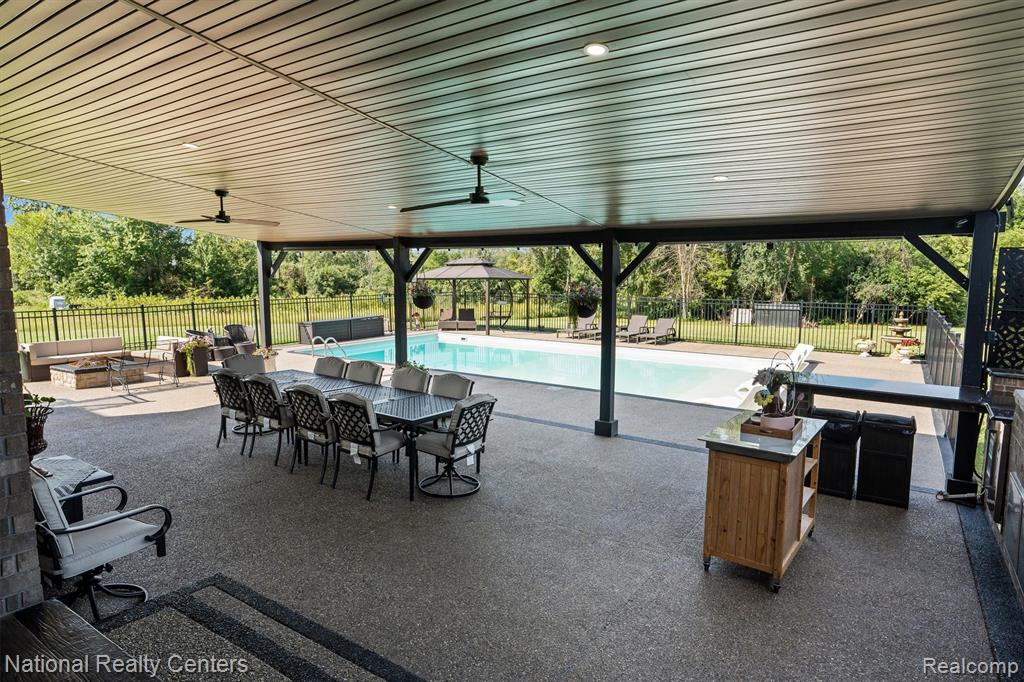 main property photo 60