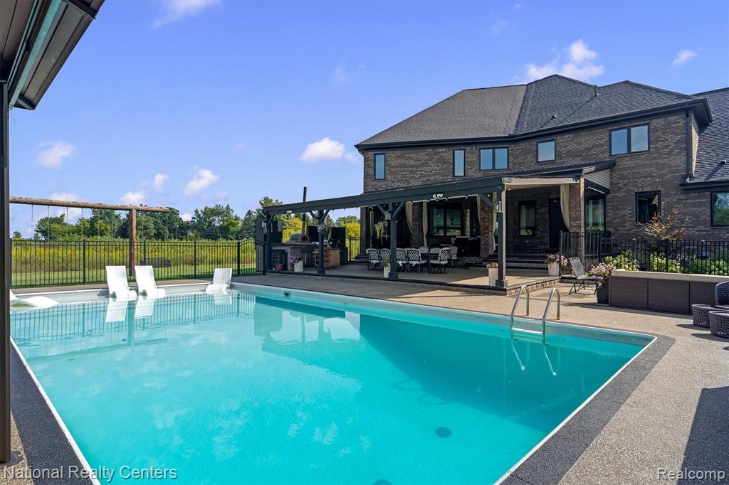 main property photo 66