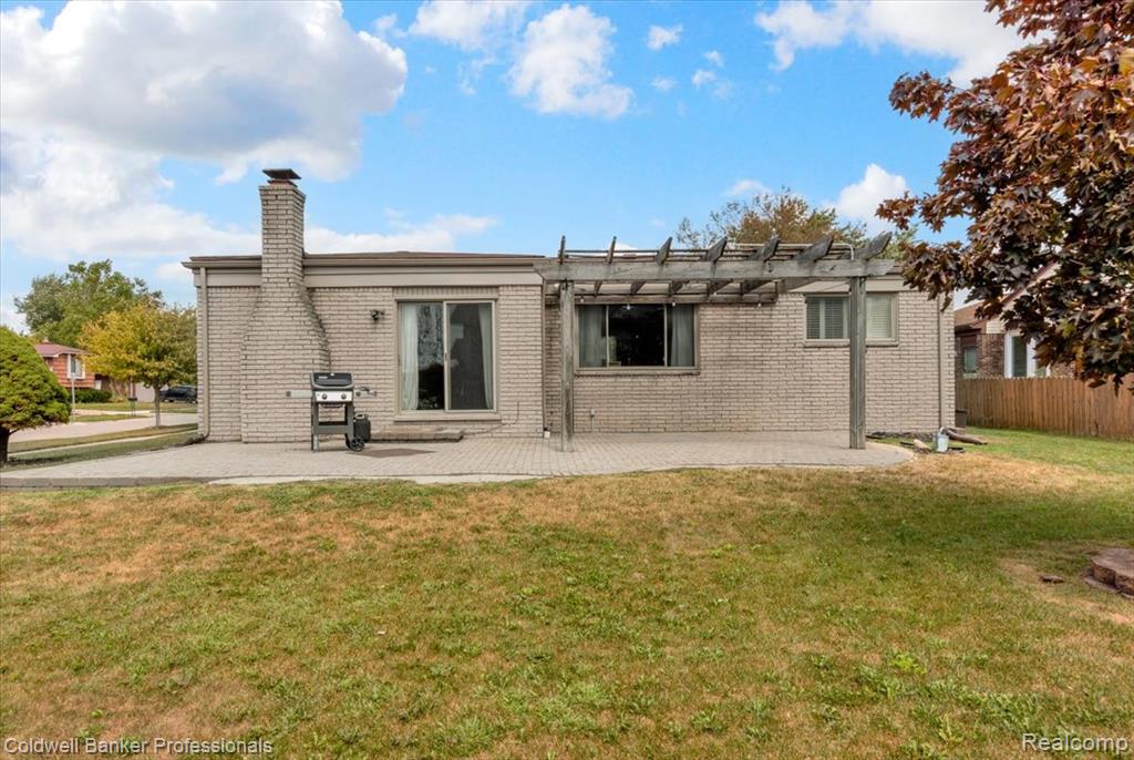 main property photo 25
