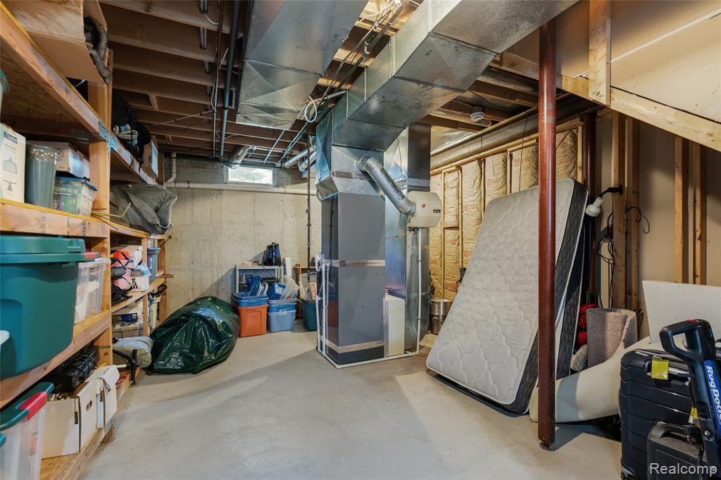main property photo 74