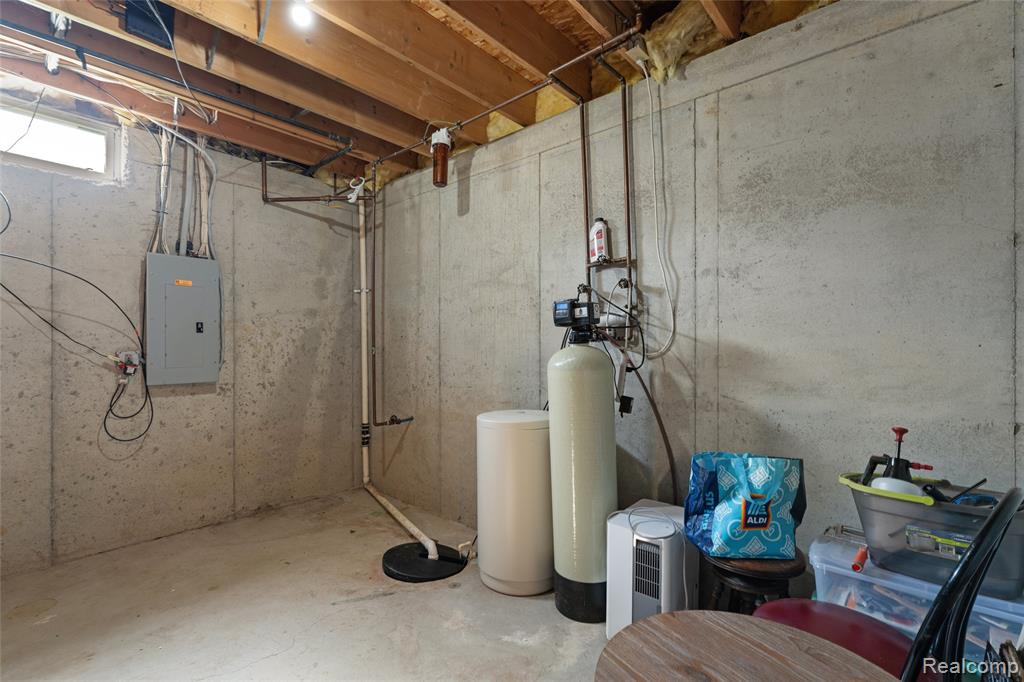 main property photo 75