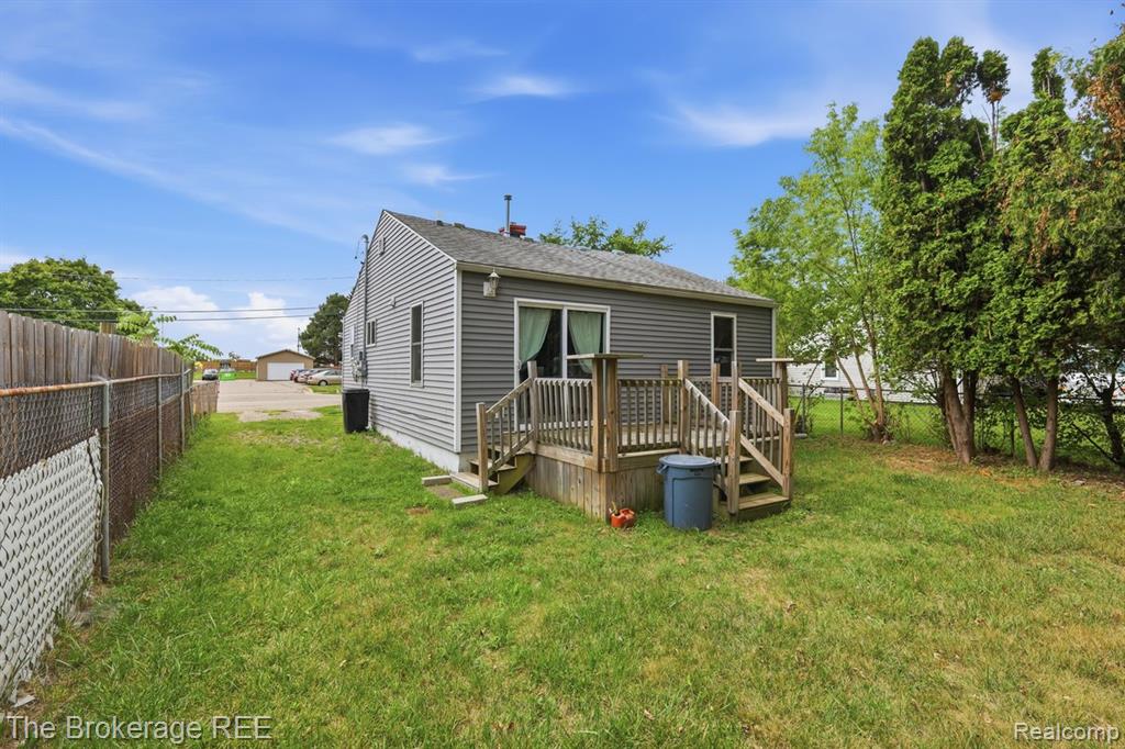 main property photo 22