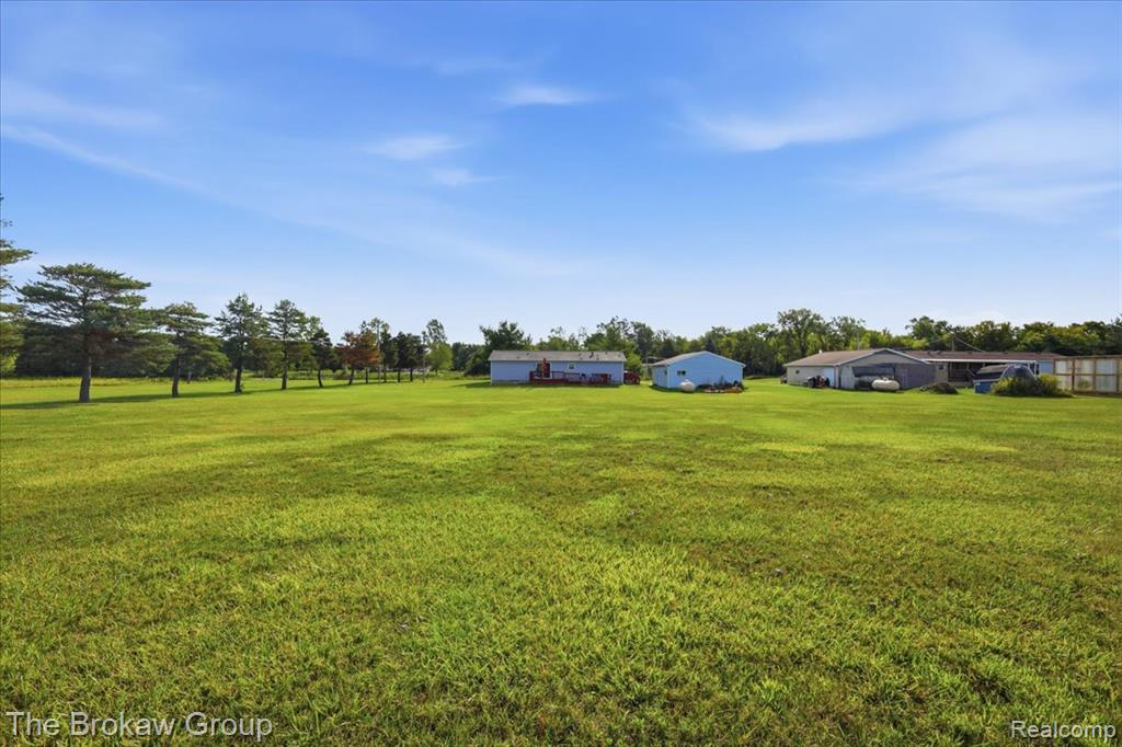 main property photo 41