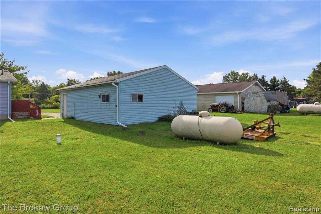 main property photo 45