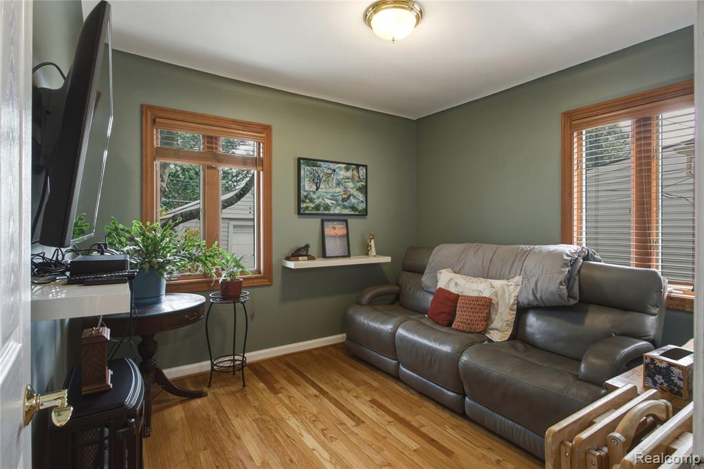main property photo 23