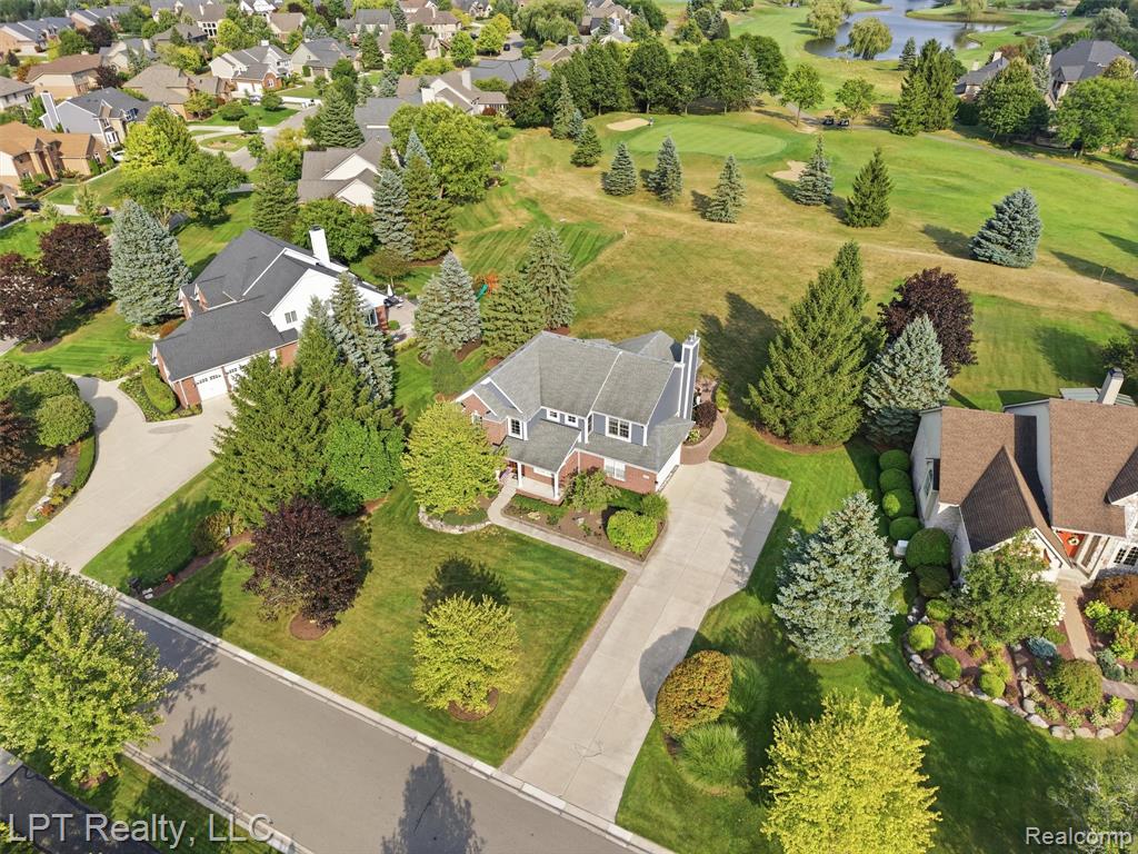 main property photo 11