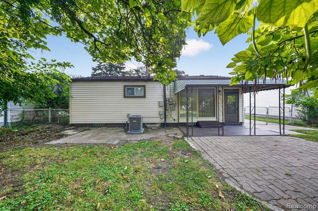 main property photo 15