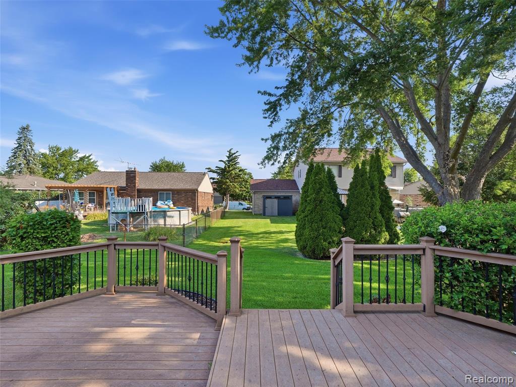 main property photo 22