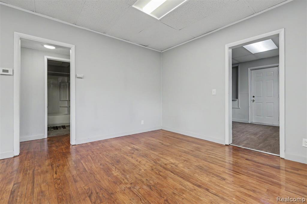 main property photo 17