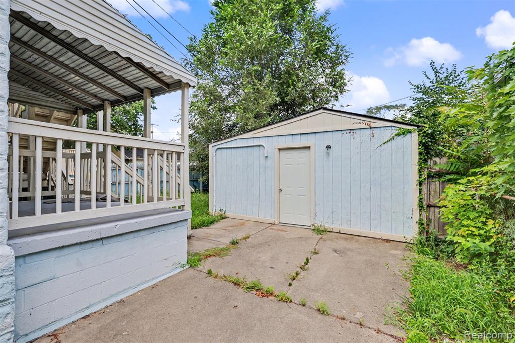 main property photo 27