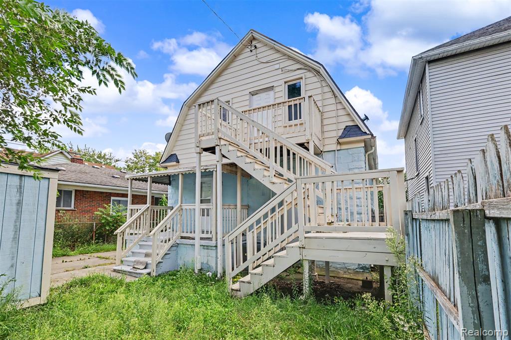 main property photo 30