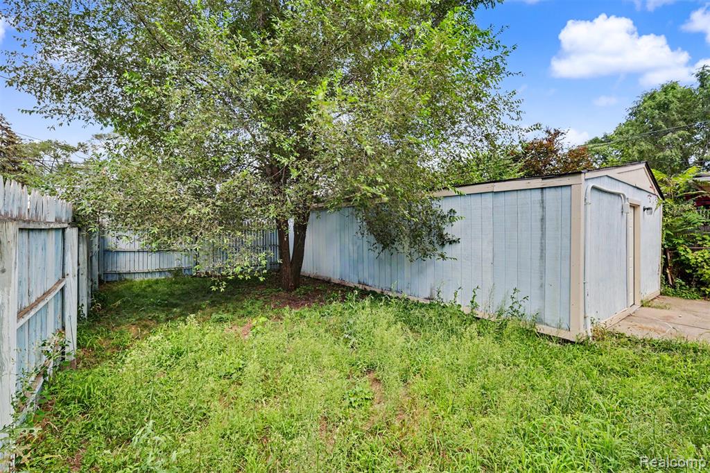 main property photo 31