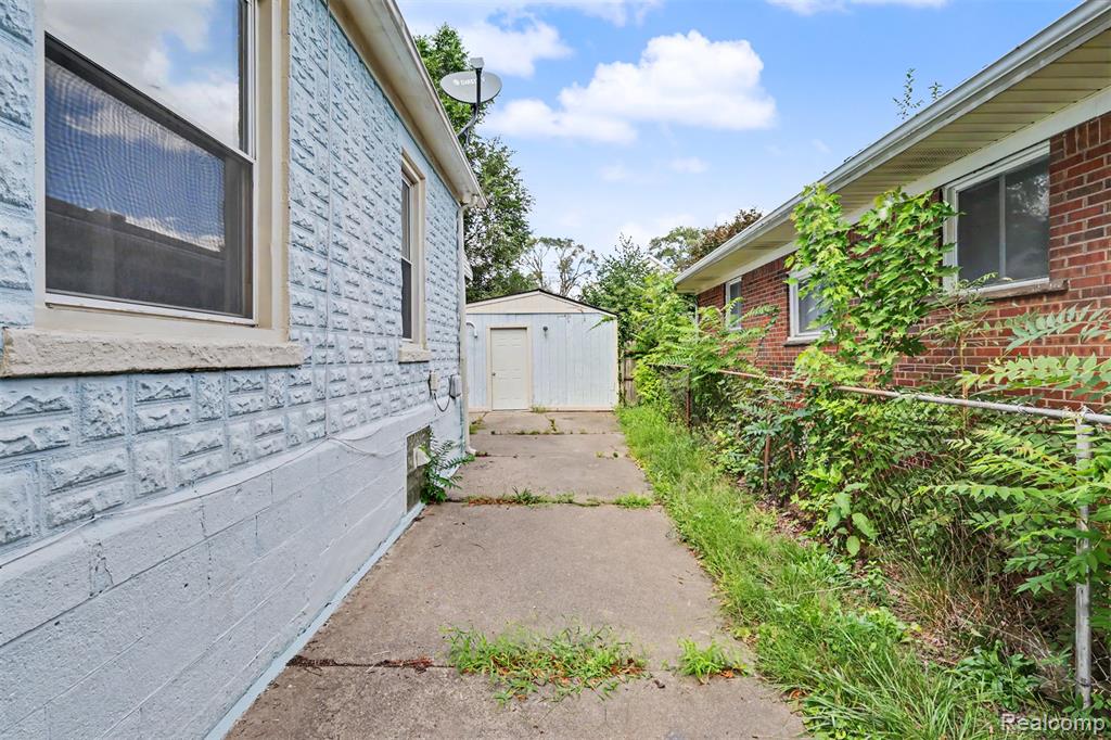 main property photo 34