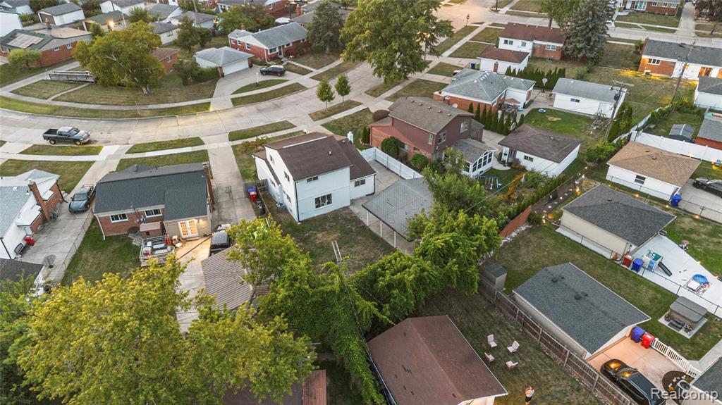 main property photo 19