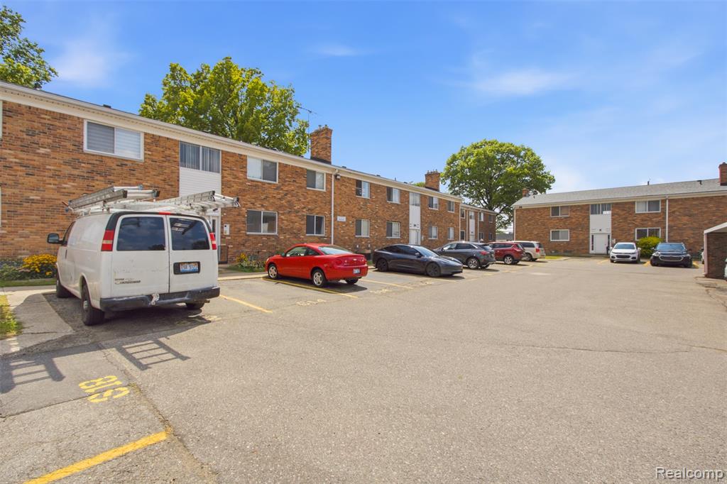main property photo 13