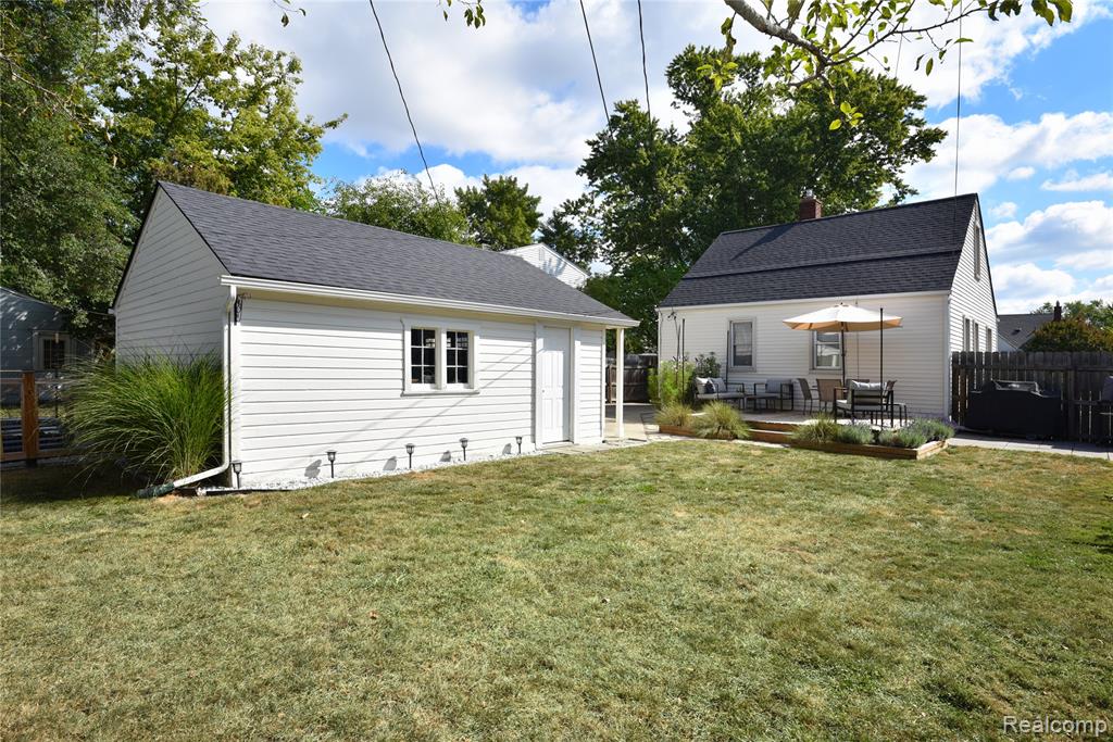main property photo 35