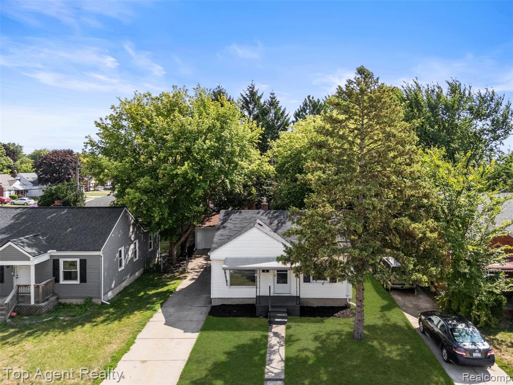 main property photo 22