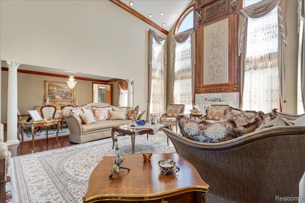 main property photo 13