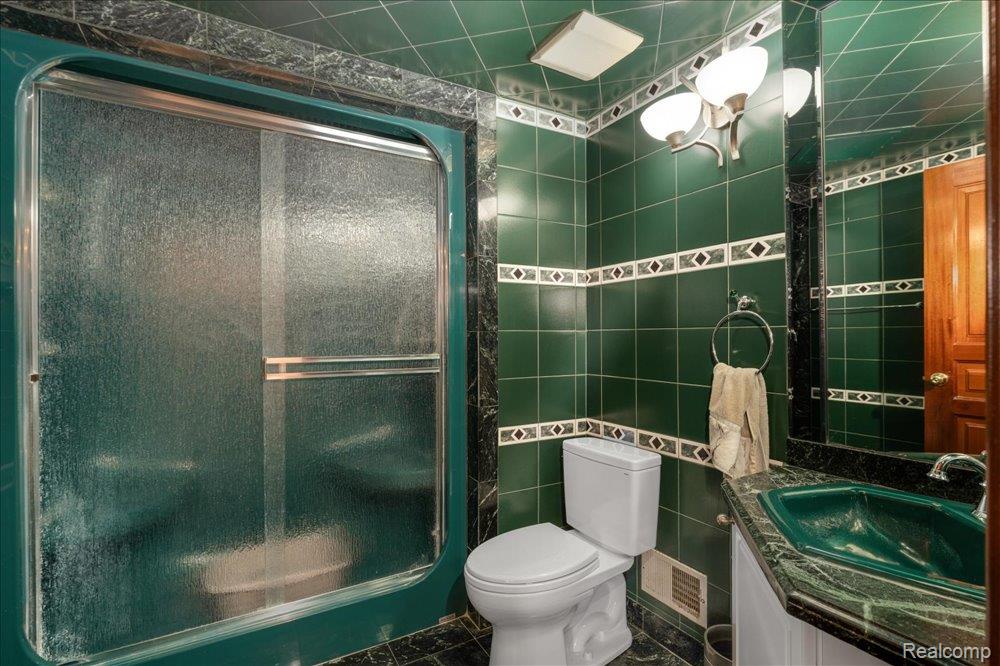 main property photo 59