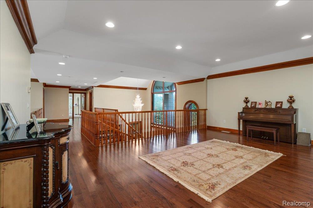 main property photo 76