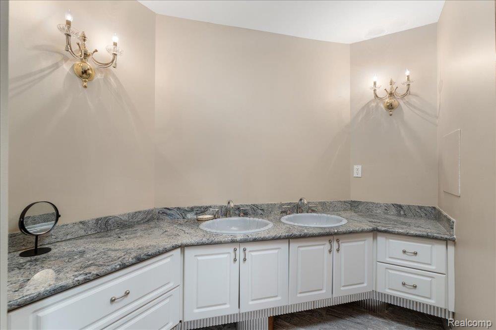 main property photo 82