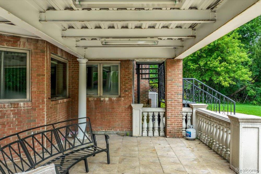 main property photo 89