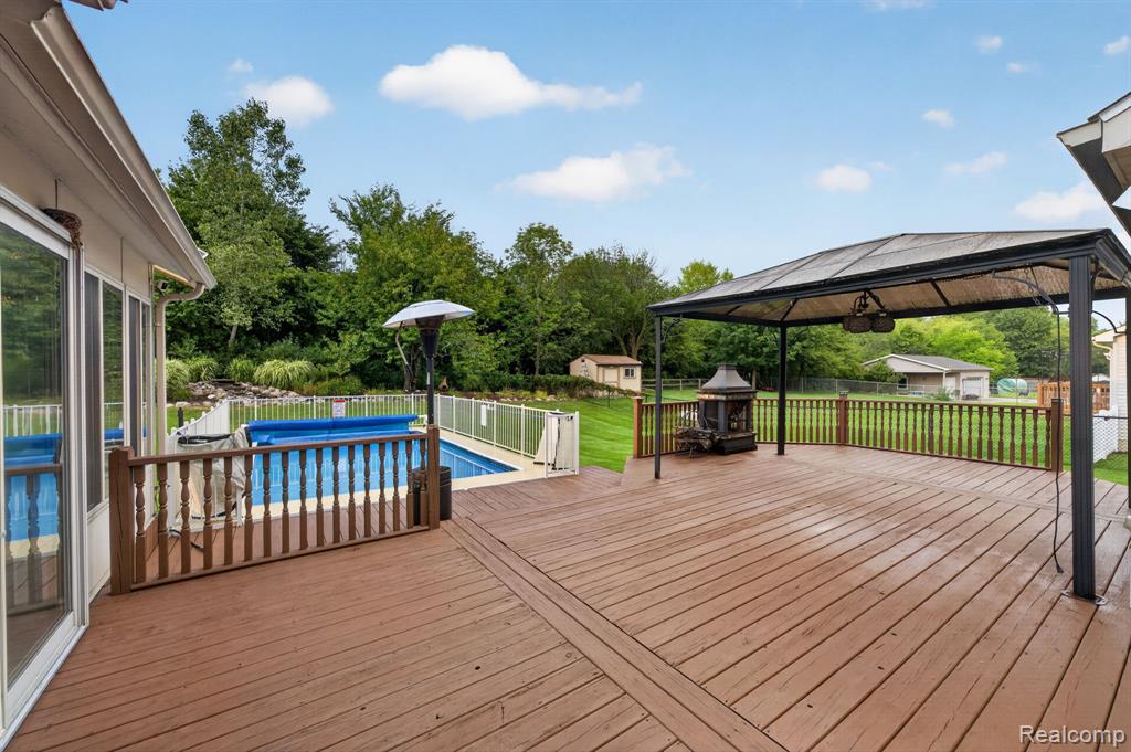 main property photo 77