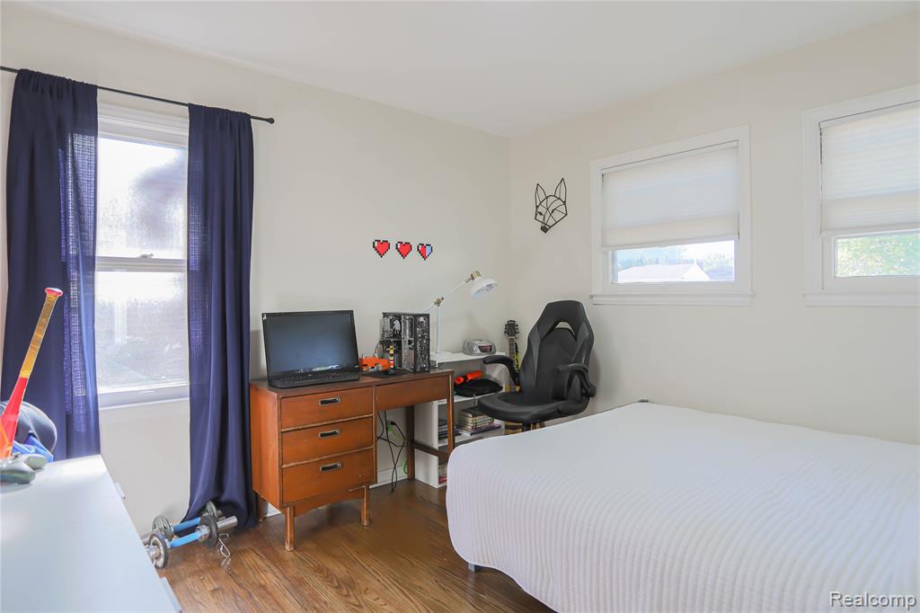 main property photo 25