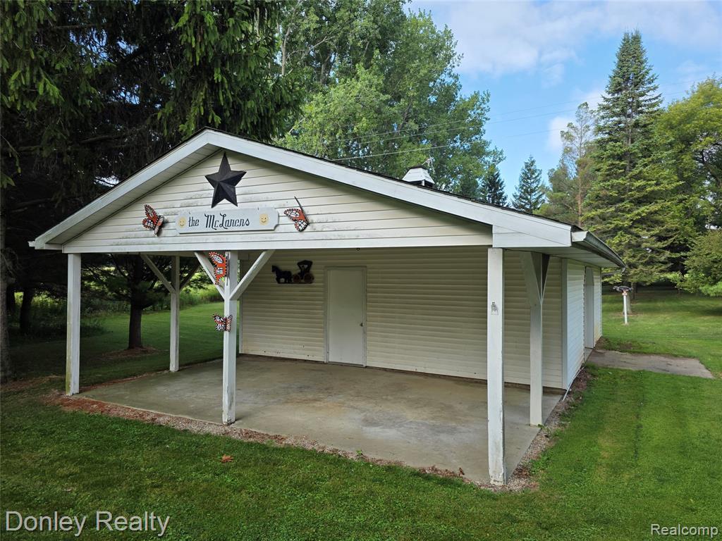 main property photo 32