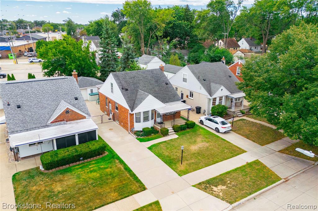 main property photo 31
