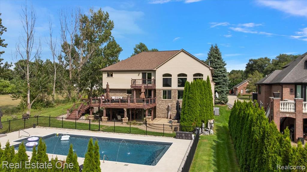main property photo 60