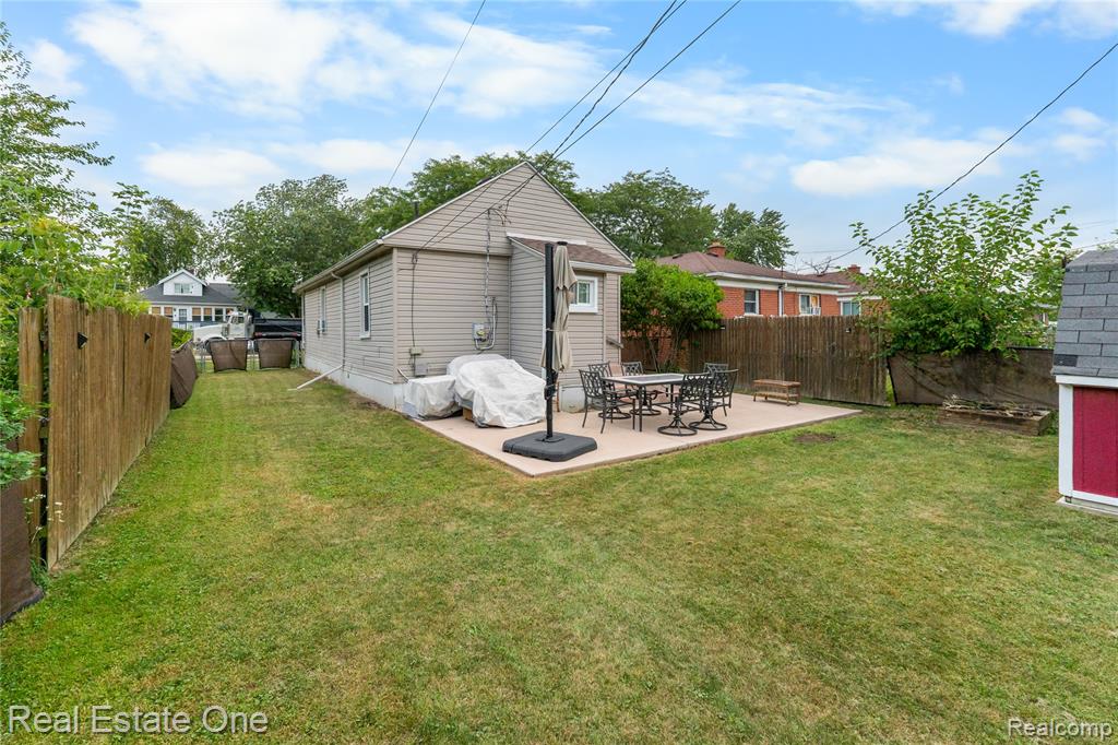 main property photo 14