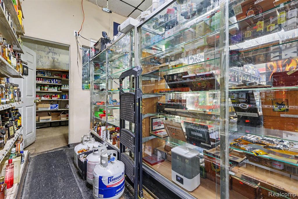 main property photo 20