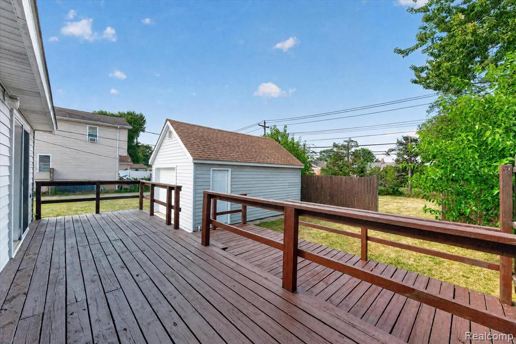 main property photo 29