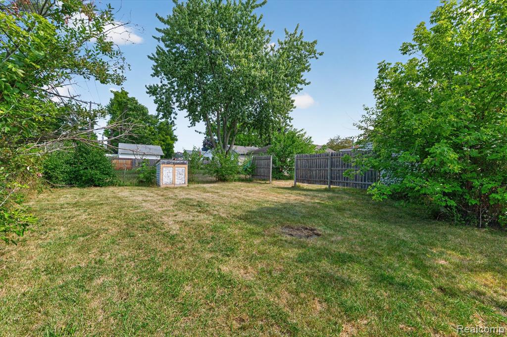 main property photo 33
