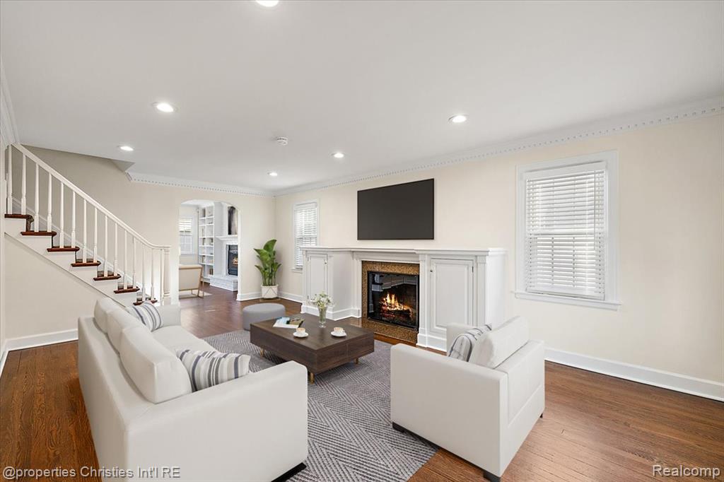 main property photo 9