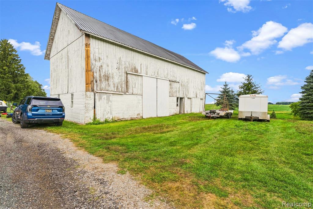 main property photo 45