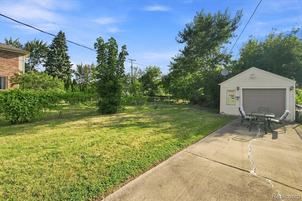 main property photo 4