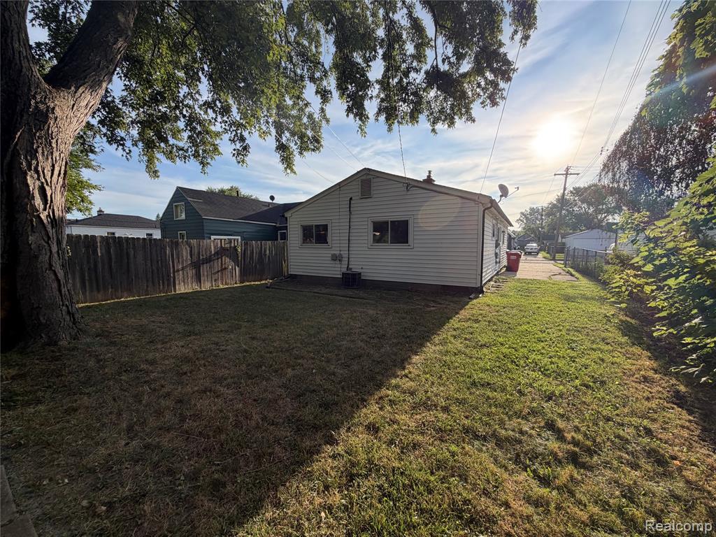main property photo 3