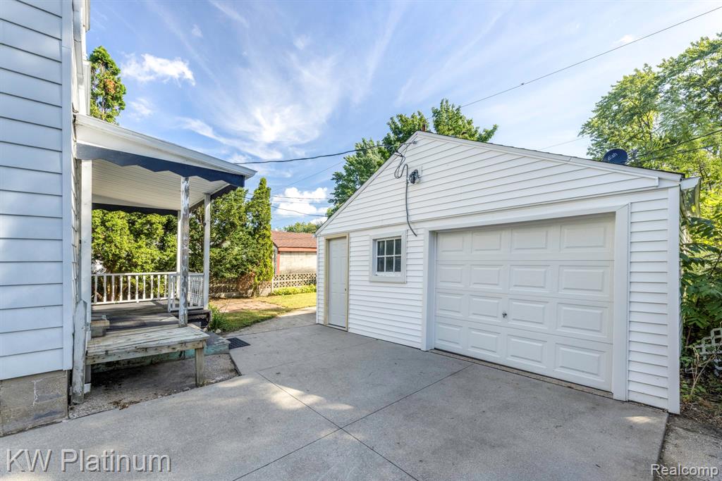 main property photo 14