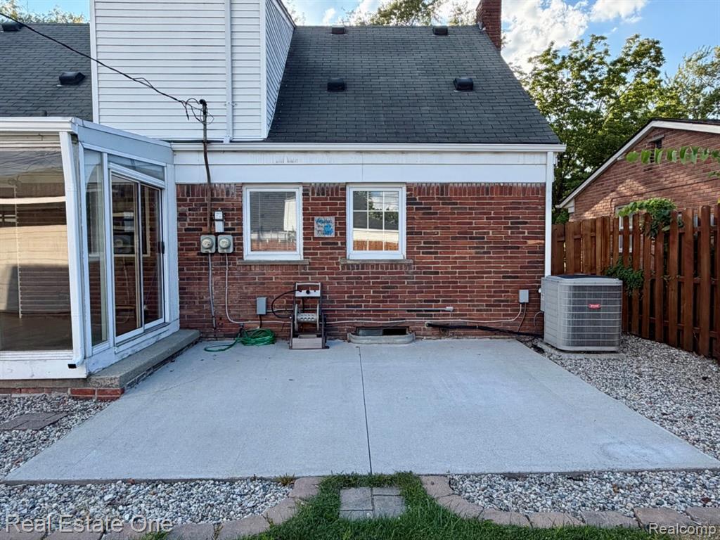 main property photo 6