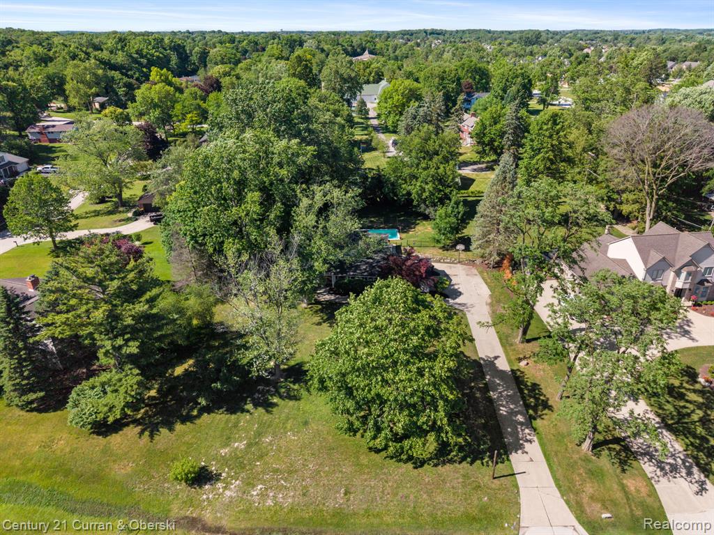 main property photo 45