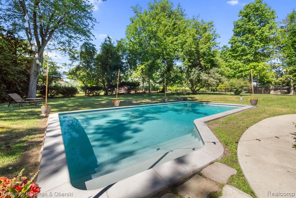 main property photo 59