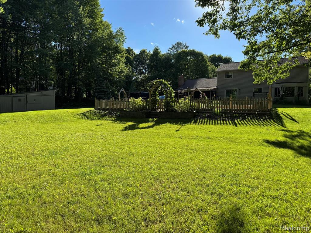 main property photo 8