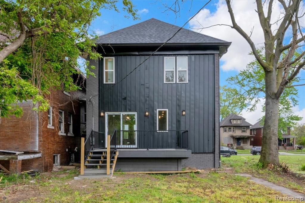 main property photo 31