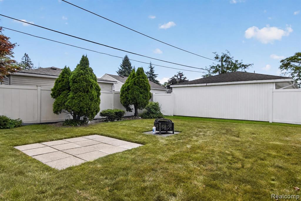 main property photo 39