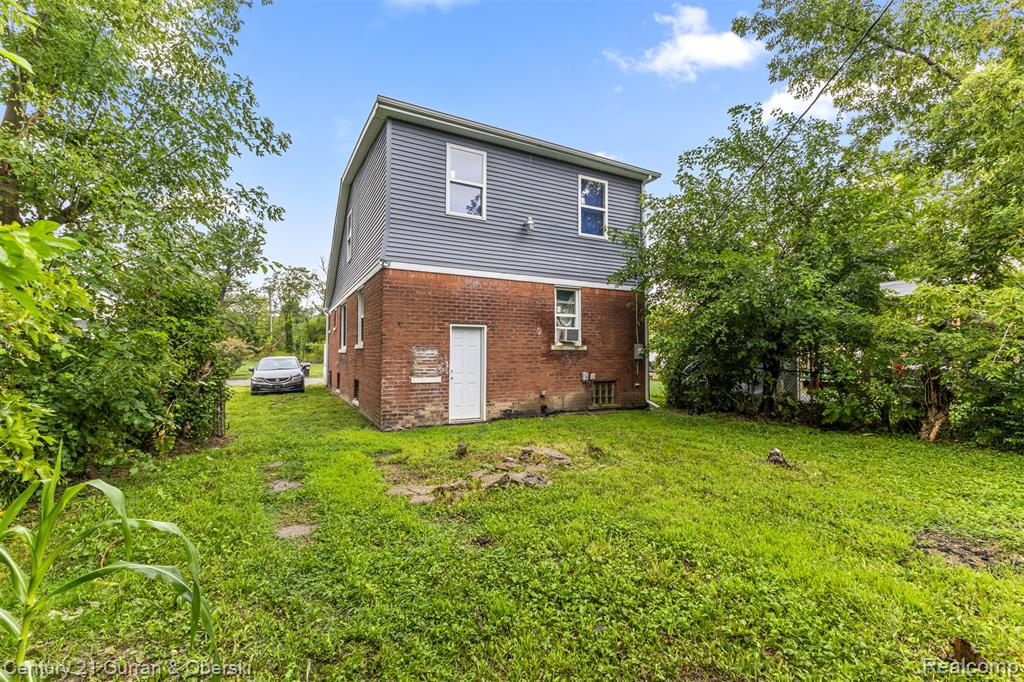 main property photo 28