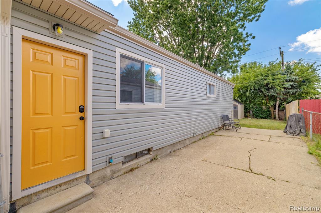 main property photo 39