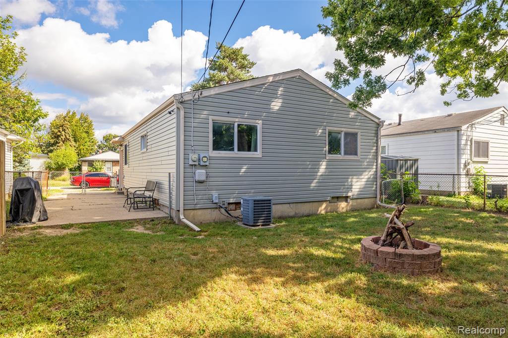 main property photo 45
